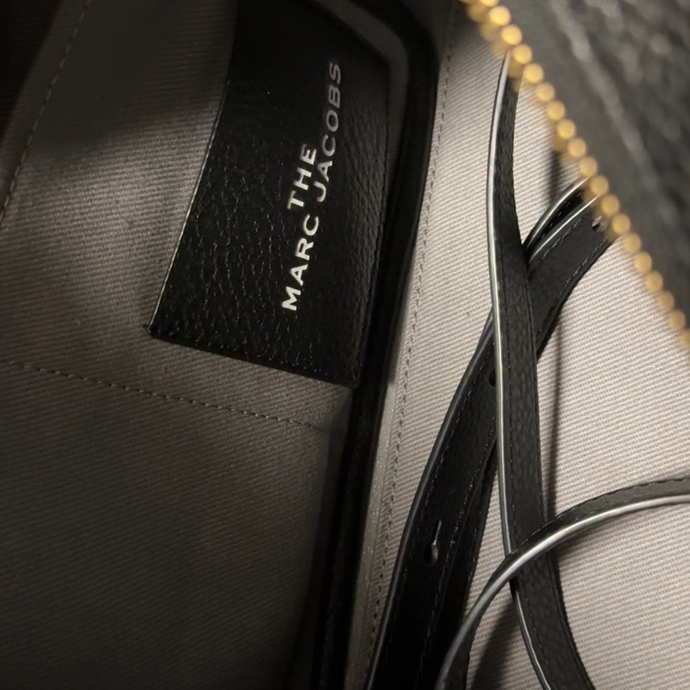 Marc Jacobs Black The Tote Leather Medium with Matching Charm Crossbody RESERVED - Picture 16 of 16